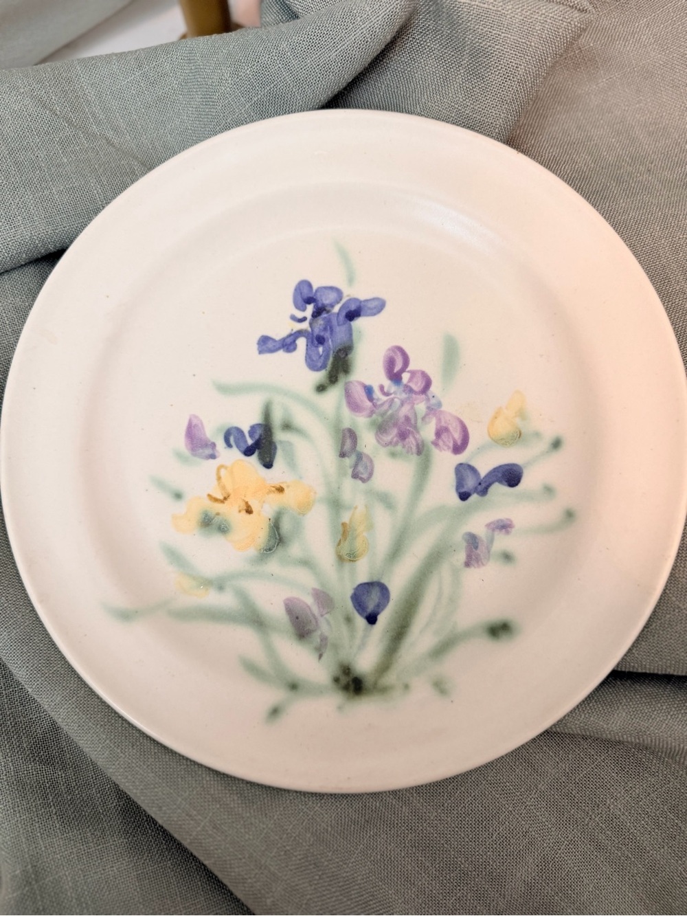 Clouds Pottery English Garden 11 inch Dinner Plate